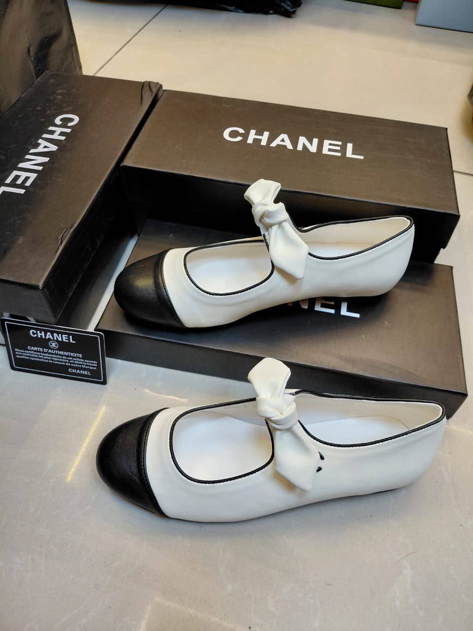 Chanel 

Slipper, New Arrived 

Size 36 To 41

105 dhs🇦🇪🇦🇪

Zain16
Zain120
♥️♥️♥️