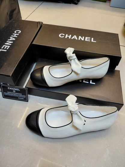 Chanel 

Slipper, New Arrived 

Size 36 To 41

105 dhs🇦🇪🇦🇪

Zain16
Zain120
♥️♥️♥️
