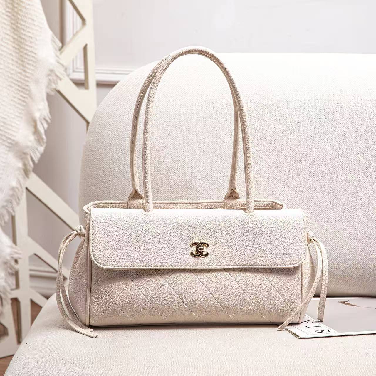 Chanel
130 dhs🇦🇪🇦🇪
36 cm

Zain219
♥️♥️♥️