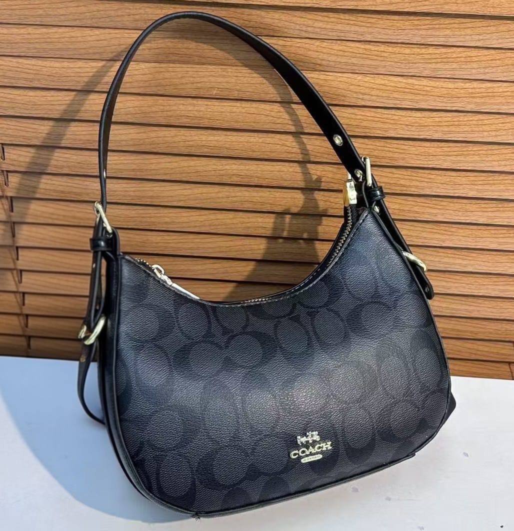 Coach 
70 dhs✅

Zain232
♥️♥️♥️