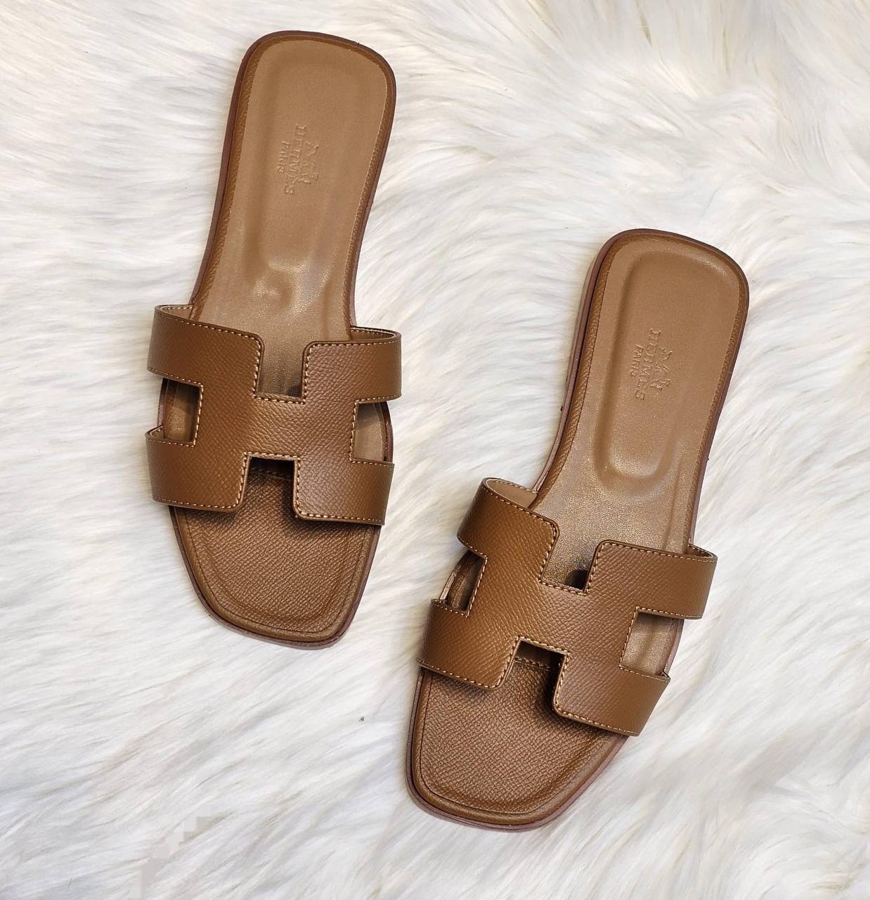 HERMES 
☘️ *SIZE  36  to 41 ☘️                                                                                                       
180 dhs✅

Zain224
♥️♥️♥️