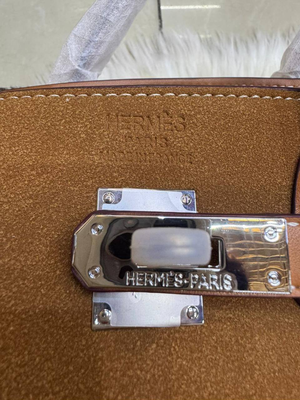 💎Hermes Birkin Suede 

1⃣️ First quality 

Size : 30 * 22  cm
120 dhs✅

Zain115
♥️♥️♥️