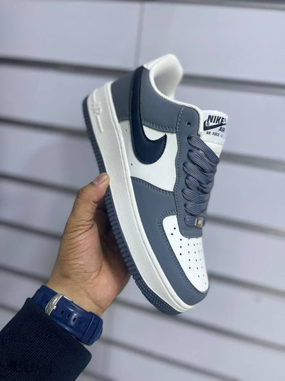 Nike
Size 40 to 45 
95 dhs

Zain27
♥️♥️♥️
