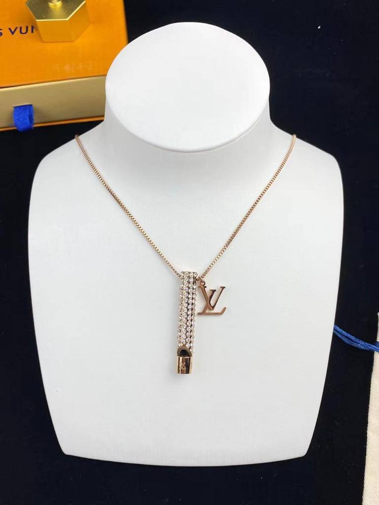 BVLGARI SET 
MASTER ✨💫
NECKLACE BANGLE EARRING RING
480 DHS✅ ⭐

WITH BOX AND PAPER BAG🎁🛍️
WITH MASTER BOX AND PAPER BAG CARD🎁🛍️
580 DHS✅

Zain89
♥️♥️♥️