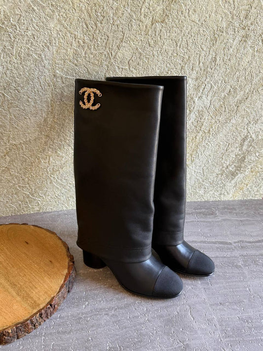 CHANEL 💫🌼

SuperMaster Quality 💯

950 dhs🇦🇪🇦🇪

Size: 36-41 💥

Zain171
♥️♥️♥️