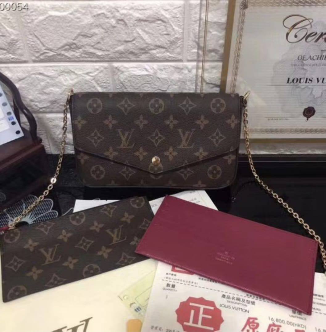 LV
withbox 
🎁🎁🎁

80 dhs❣️

Zain143
♥️♥️♥️