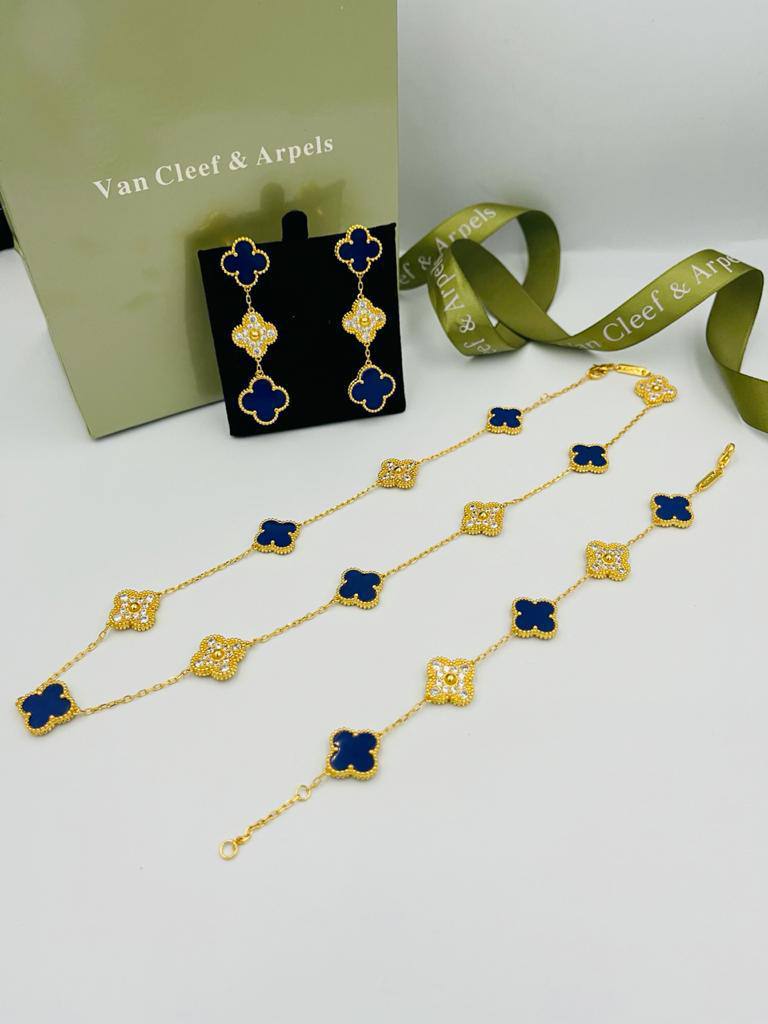 VCA
MASTER SET ✨💫
💎With Stone
NECKLACE BRACELET EARRINGS 
WITH GOOD BOX AND PAPER BAG🛍️🎁 
250 DHS🇦🇪

Zain89
♥️♥️♥️