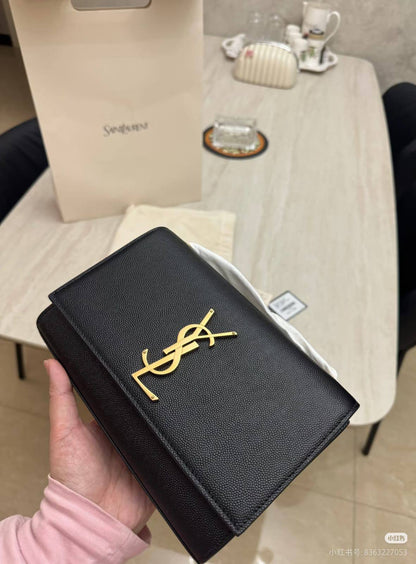 YSL
Master
20cm 
260 dhs❤️

Zain10
♥️♥️♥️