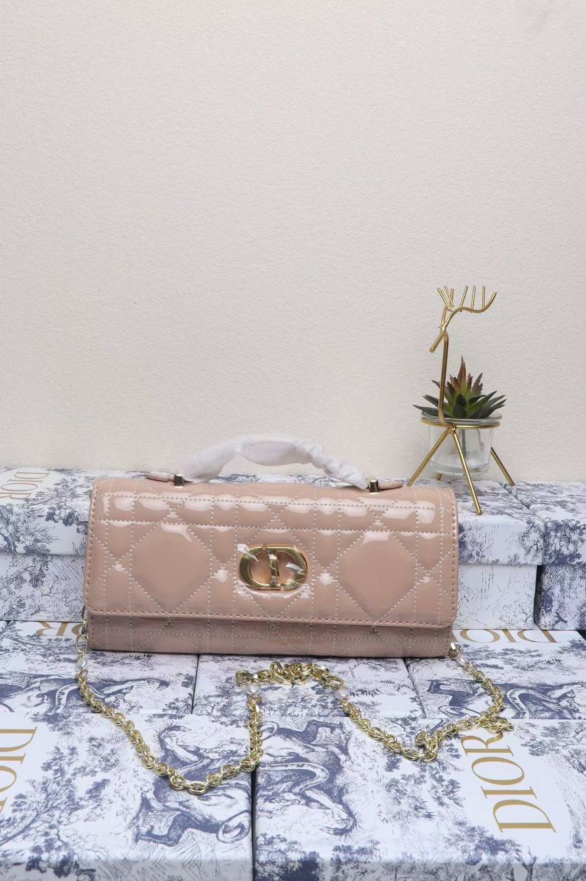 Dior
withbox 
100 dhs🇦🇪🇦🇪

Zain143
♥️♥️♥️