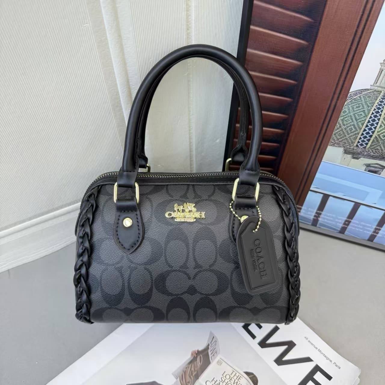 Coach Bags
70 dhs✅

Zain232
♥️♥️♥️