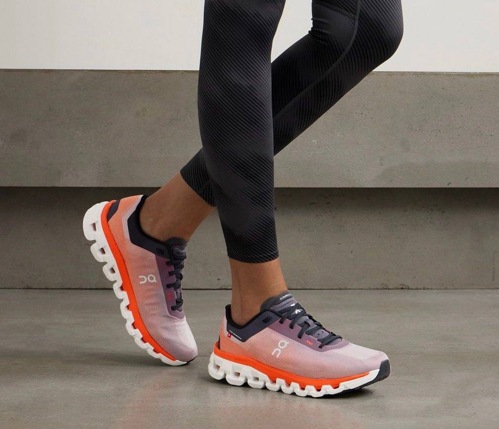 On Running Cloudflow 4 Quartz Flame，  
Size 36-40 ，
230 dhs✅

Zain18
♥️♥️♥️