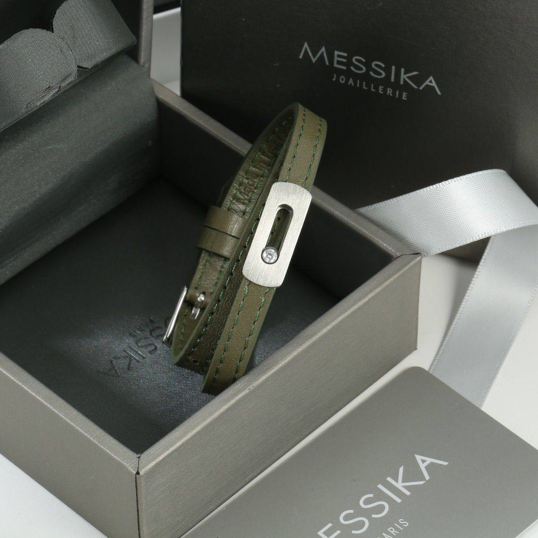 70 DHS✅
MESSIKA  
UNISEX BRACELET

With Master Box And Paper Bag 
120 dhs✅

Zain89
♥️♥️♥️