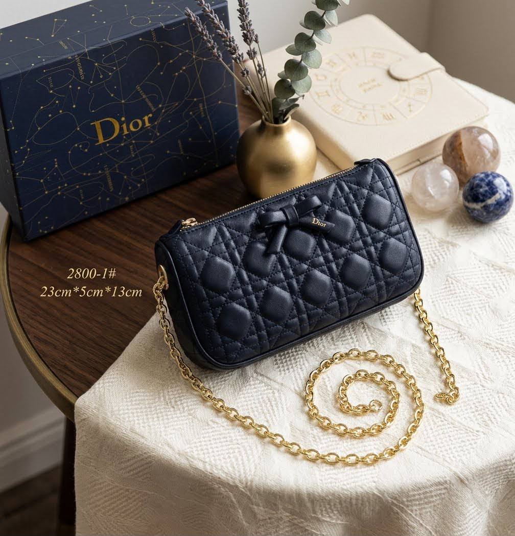 Dior 
95 dhs✅✅
with box

Zain72
♥️♥️♥️