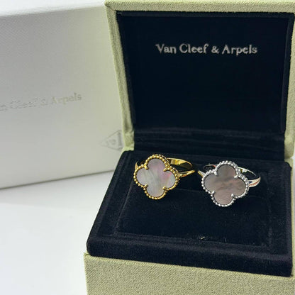 VCA ❤️‍🔥*
Ring 💍 size available 👇
6,7,8,9
Master quality 💯
With normal boxes 📦 
45 dhs🇦🇪
With master box 🗃️ 
55 dhs🇦🇪

Zain216
♥️♥️♥️
