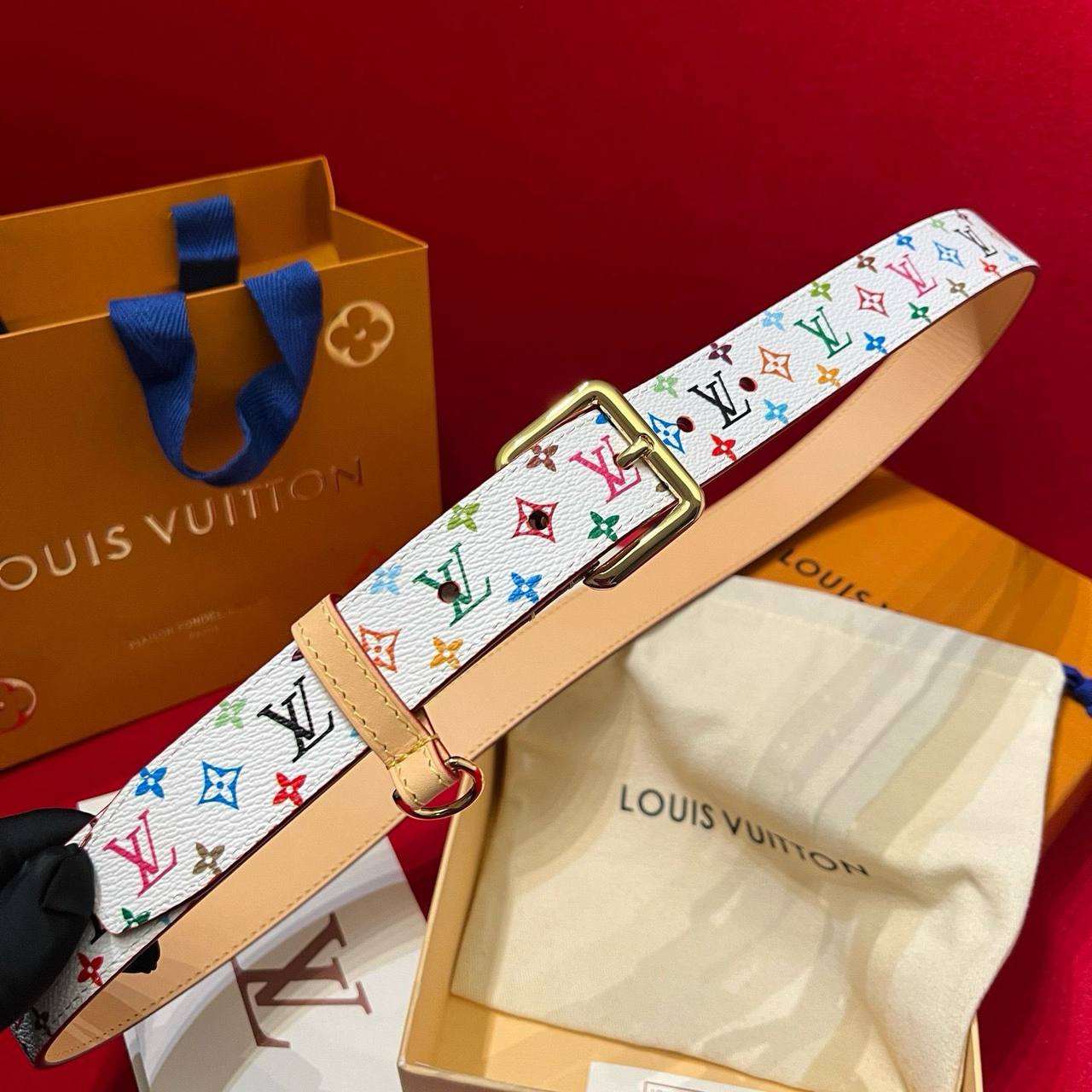 LV
💜*Master quality*💜
300 dhs🪙💚

Zain160
♥️♥️♥️