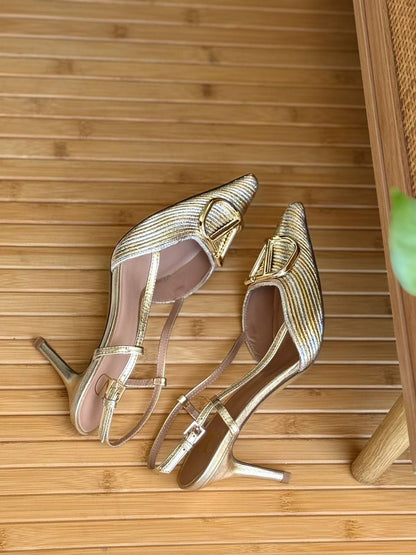 Valentino
AA Quality
𝘀𝗶𝘇𝗲: 𝟯𝟲 𝘁𝗼𝗼 𝟰2
450 dhs🇦🇪🇦🇪

Zain303
♥️♥️♥️
