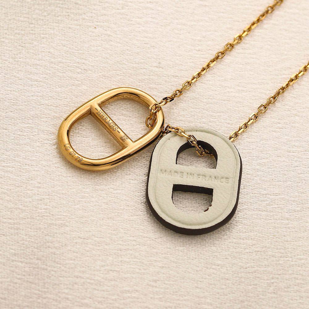 New branded necklace Stainless steel 18k gold plated 
Non tarnish 
30 dhs💓

Zain243
♥️♥️♥️