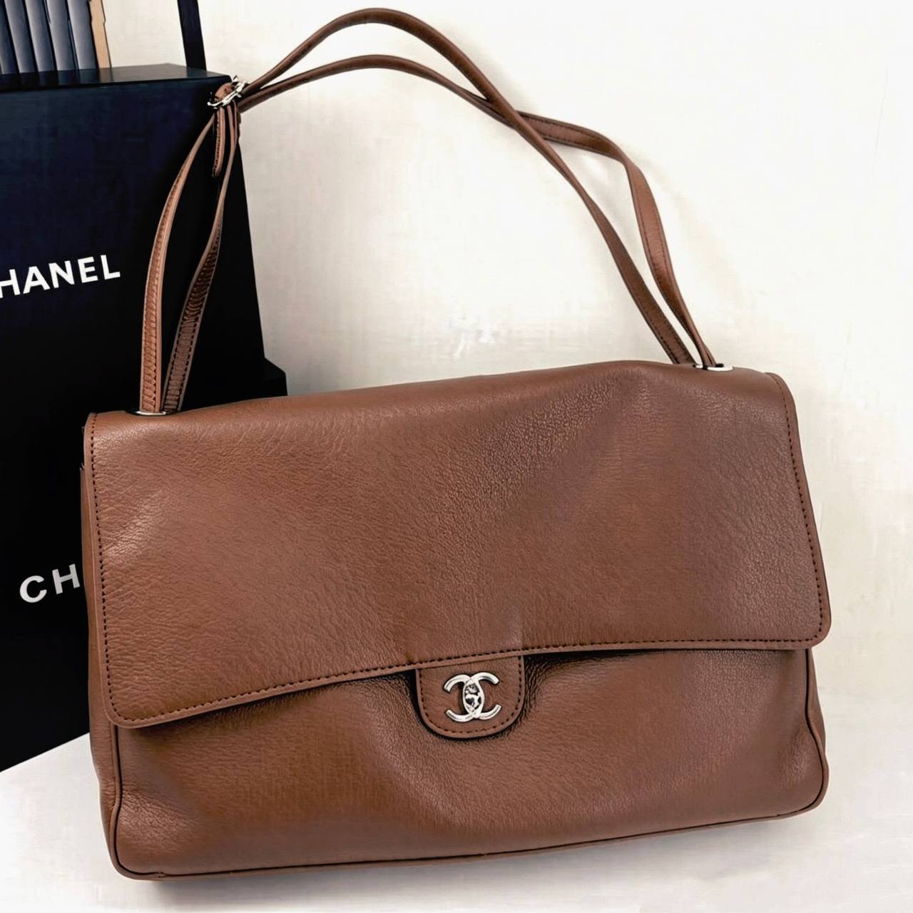 CHANEL 
COPY ONE
32cm
220 dhs✅

Zain295
♥️♥️♥️