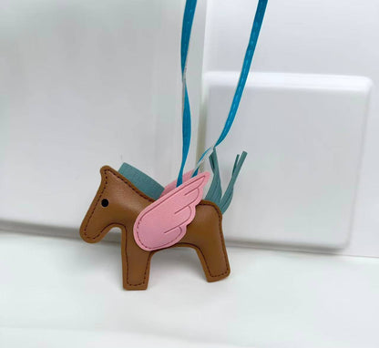 Hermes Horse Bag Charm 🔥
15 dhs✅

Zain243
♥️♥️♥️