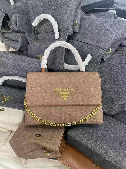 Prada - Chanel - Hermes
95 dhs✅
high quality25cm

Zain26
♥️♥️♥️