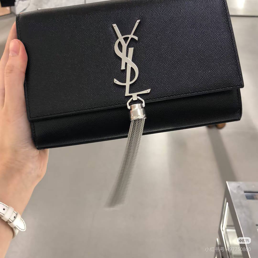 YSL
Master
20cm 
260 dhs❤️

Zain10
♥️♥️♥️