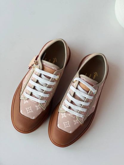 LV SHOES🌹
36_41
Super high quality* 
500 dhs🪙🖤

Zain176
♥️♥️♥️