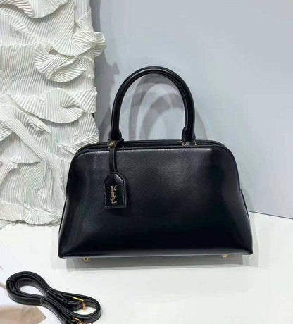 YSL 

COPY ONE 

NEW CAME
 WITH BOX

125 dhs🇦🇪
Zain39
♥️♥️♥️