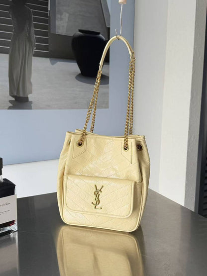 YSL
25cm 100 dhs✅
29CM 110 dhs✅

Zain143
♥️♥️♥️