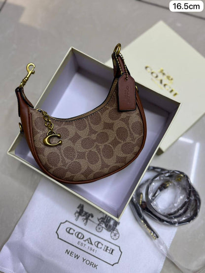 🍒 Fendi / Coach mini
1️⃣ First quality +🎁
Size : 16.5 * 9 cm
75 dhs✅

Zain115
♥️♥️♥️