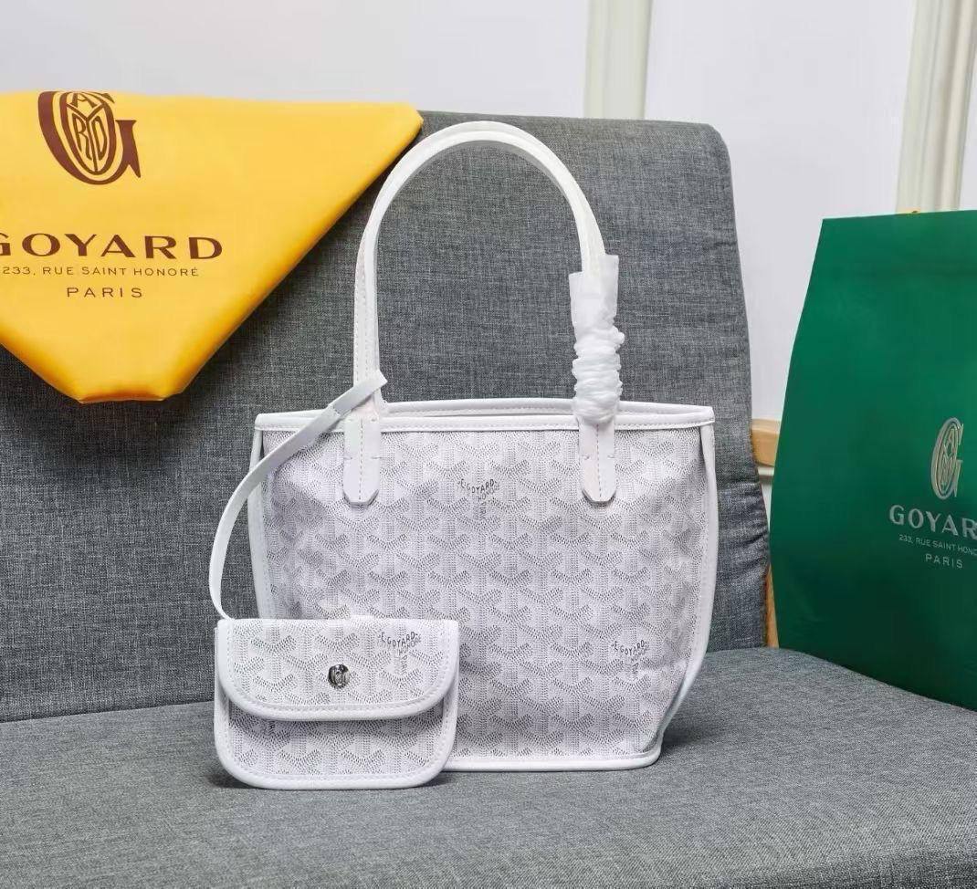Goyard
46  cm
70 dhs🇦🇪

Zain17
♥️♥️♥️