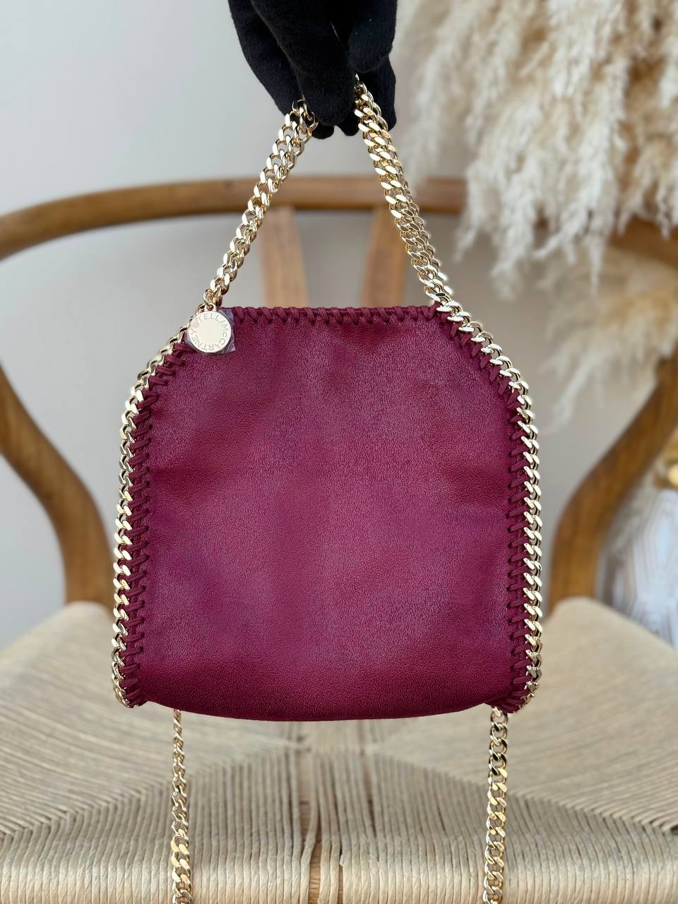 STELLA McCARTENY
18cm
330 dhs🇦🇪🇦🇪
Top quality

Zain167
♥️♥️♥️