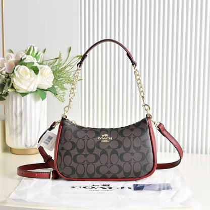 Coach
80 dhs✅
size 24×7×14cm

Zain42
♥️♥️♥️