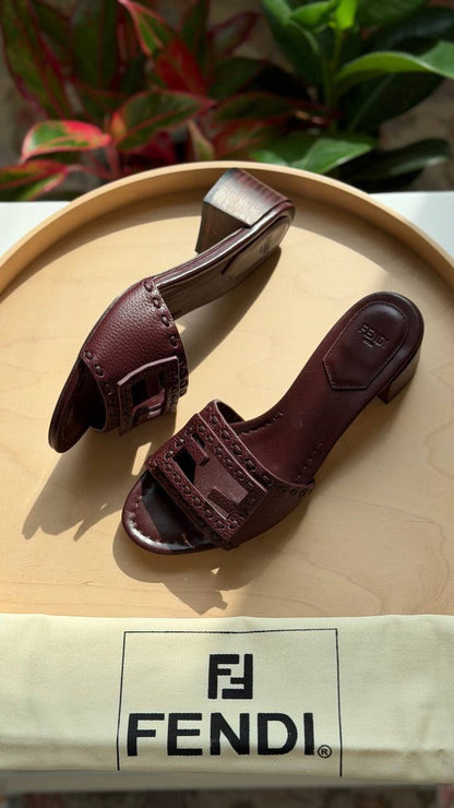 FENDI

Available🤩

Master quality 

Size: 36 to 41
430 dhs🇦🇪🇦🇪

Zain318
♥️♥️♥️