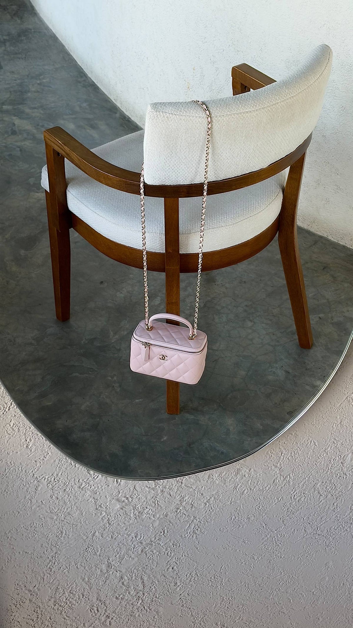 New collection ⚜️
CHANEL 💚
VIP quality 💎
Chanel Vanity with chain ✨
Size : 16 cm
For Price 👇 WhatsApp✅
0568585901 
0507557372
0552275751 Owner Zain 👌

Zain336
♥️♥️♥️