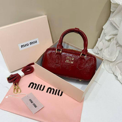 MIU MIU 

NEW CAME 

GOOD QUALITY 

WITH BOX 
90 dhs🇦🇪🇦🇪
SIZE: 23cm

Zain295
♥️♥️♥️