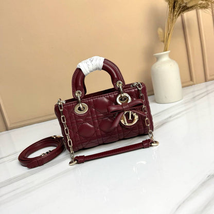 Dior 
Master🎁🎁
310 dhs✅
#17cm🥰🥰

Zain228
♥️♥️♥️