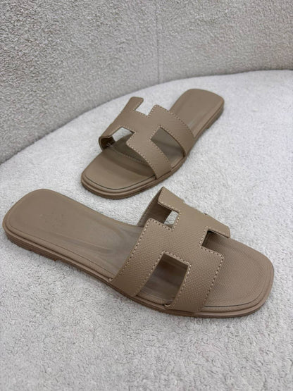 Hermes 
100 dhs💛
Size 36-42

Zain55
♥️♥️♥️