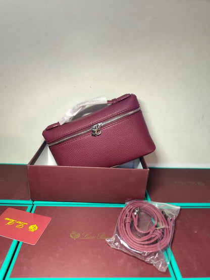Loro Piana
80 dhs🪙💕
high quality 

with box
🎁🎁🎁

Zain26
♥️♥️♥️
