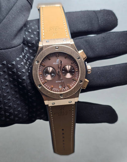 Hublot Men
*Chronograph working*
90 dhs🪙💕

Zain29
♥️♥️♥️