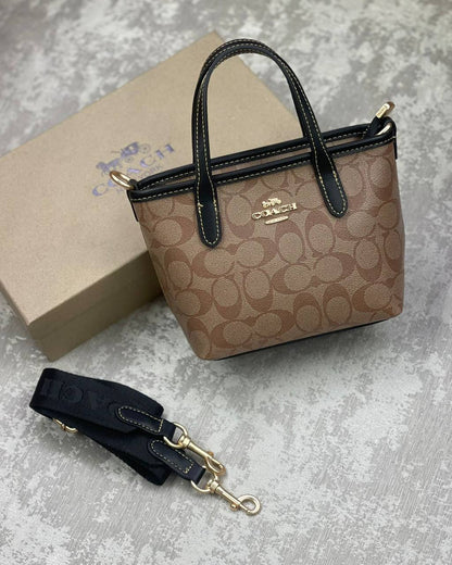 COACH

110 dhs✅

with box
🎁🎁🎁

Zain175
♥️♥️♥️