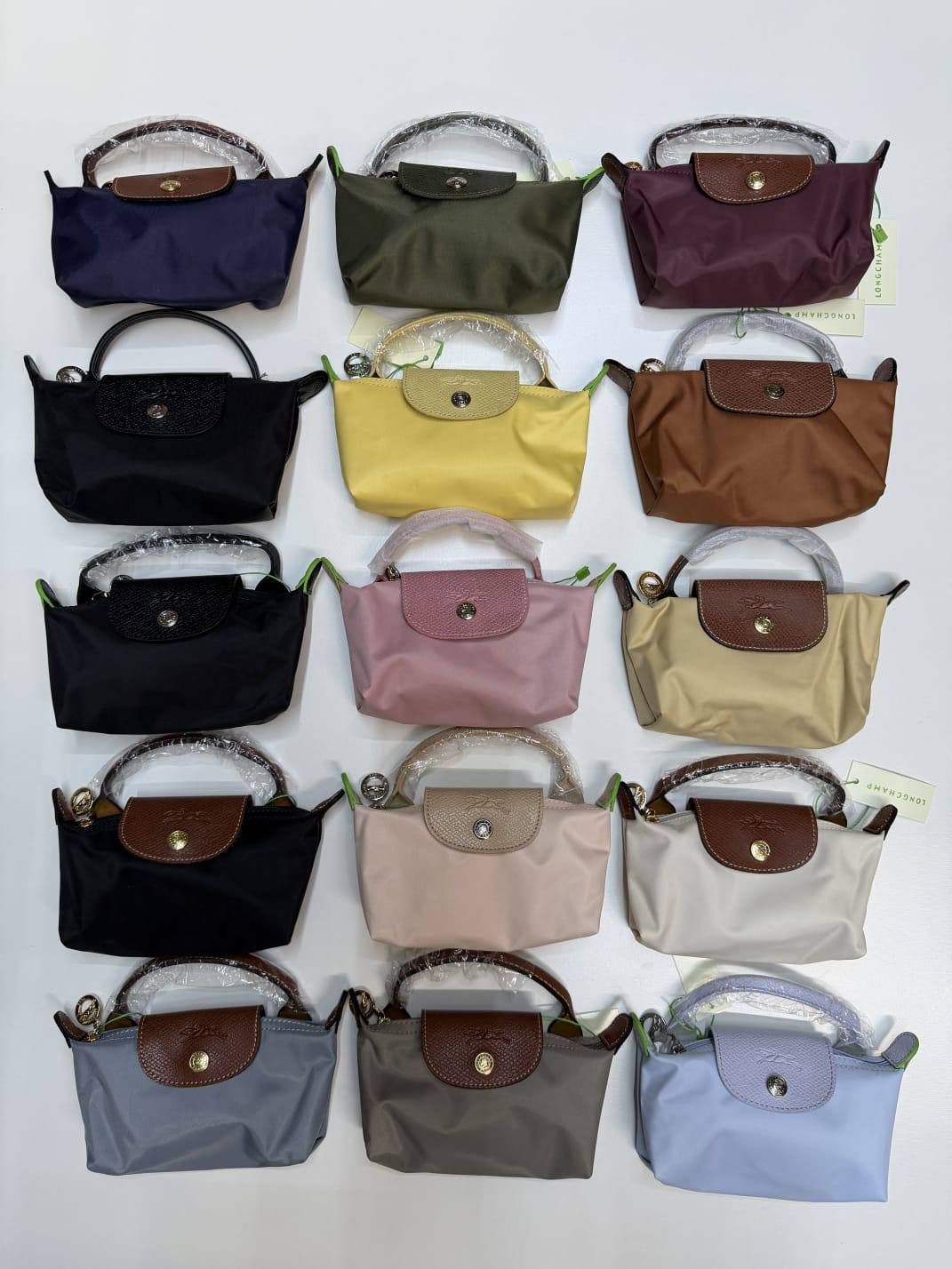Longchamp
BIG
70 dhs❣️
size 46×19×30cm
Medium
60 dhs❣️
size 36×24×14cm
SMALL
50 dhs❣️
size 20×8.5×14cm

Zain41
♥️♥️♥️