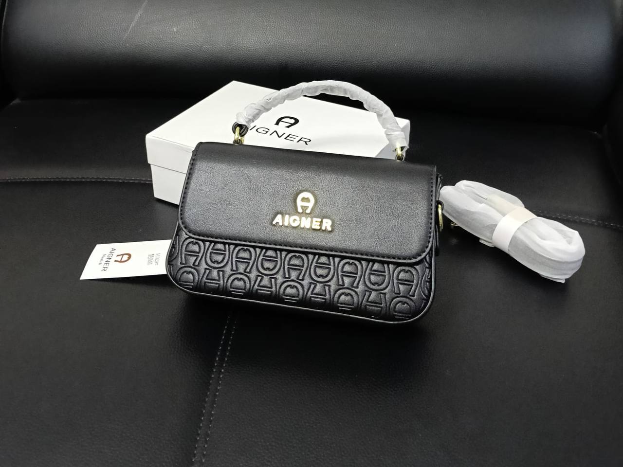 MK
Aigner
90 dhs🇦🇪🇦🇪
size 20cm
with box

Zain26
♥️♥️♥️