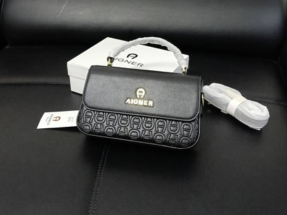 MK
Aigner
90 dhs🇦🇪🇦🇪
size 20cm
with box

Zain26
♥️♥️♥️