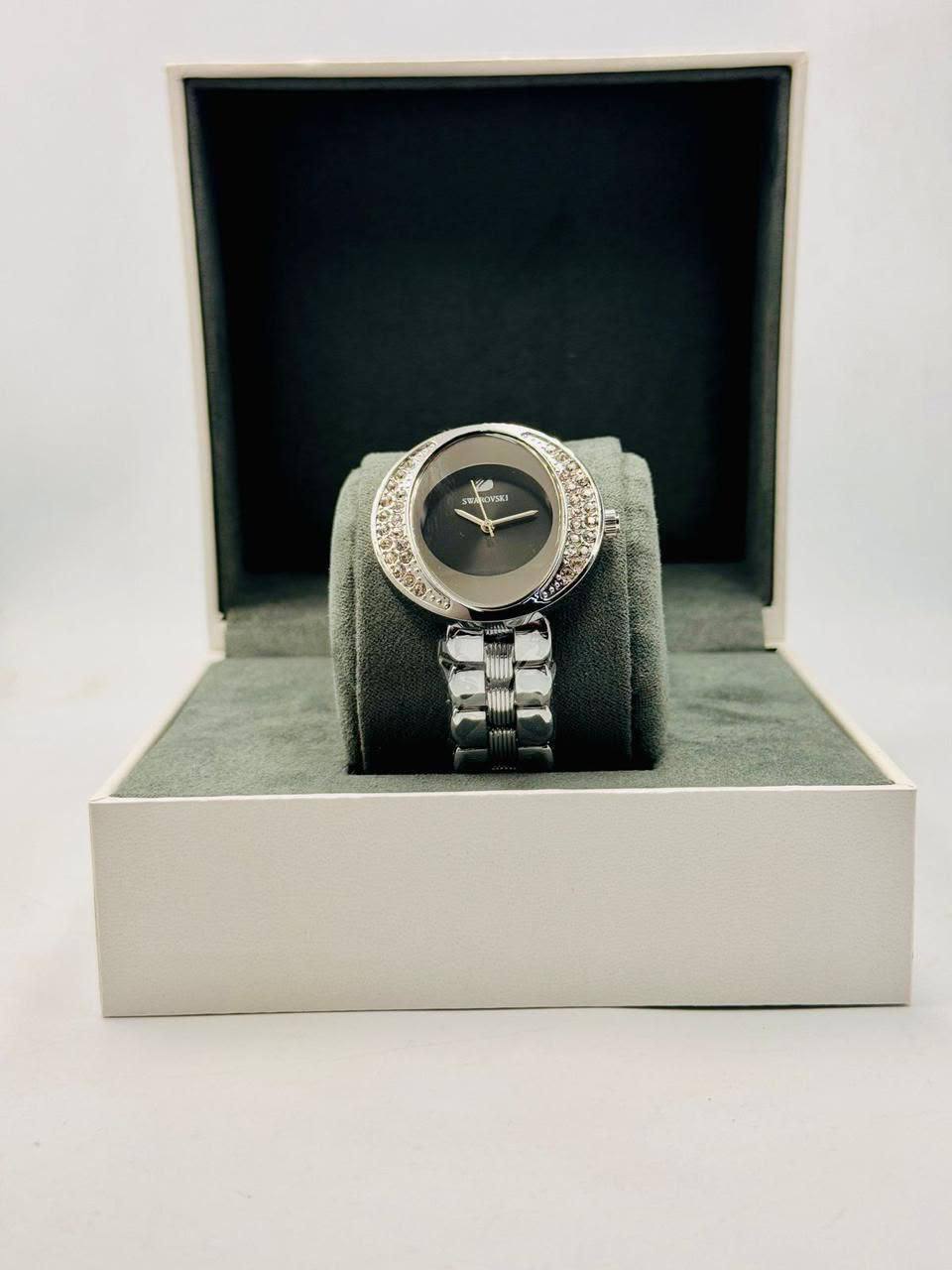 Swarovski ladies
55 dhs✅

Zain08
♥️♥️♥️