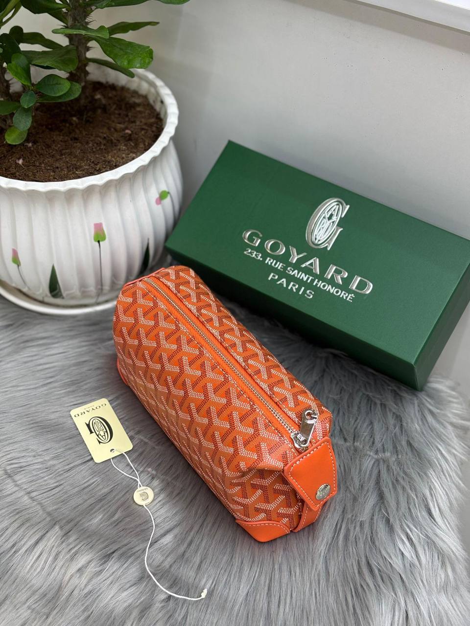 Goyard

65 dhs✅

with box
🎁🎁🎁

Zain244
♥️♥️♥️