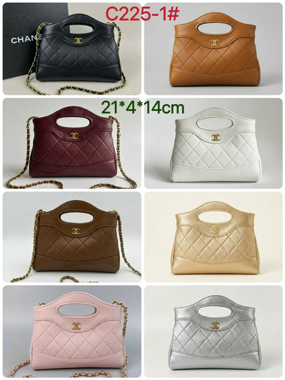 Chanel
High quality
With box 
100 dhs🇦🇪🇦🇪

Zain136
♥️♥️♥️