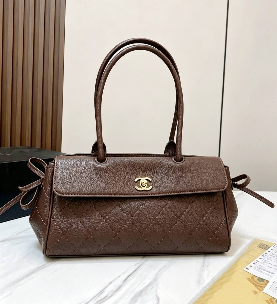 CHANEL 

NEW CAME 
MEDUIM SIZE 

GOOD QUALITY 
120 dhs🇦🇪🇦🇪

Zain39
♥️♥️♥️