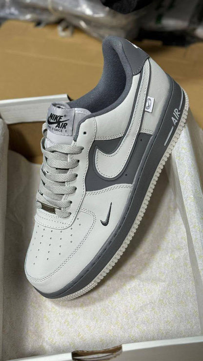 Nike
Size 40 To 45 
110 dhs✅

Zain183
♥️♥️♥️