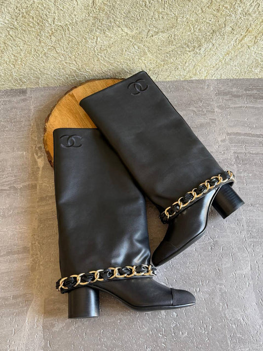 CHANEL 💫🌼

SuperMaster Quality 💯

950 dhs🇦🇪🇦🇪🇦🇪

Size: 36-41 💥

Zain171
♥️♥️♥️