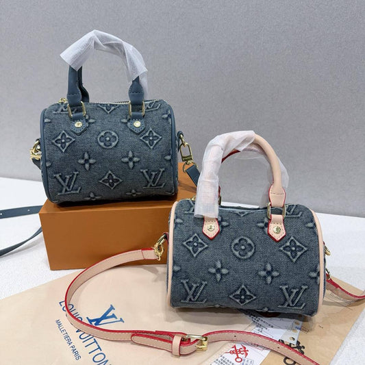 LV
80 dhs🪙🌨️

size 17×10×12cm

with box
🎁🎁🎁

Zain213
♥️♥️♥️